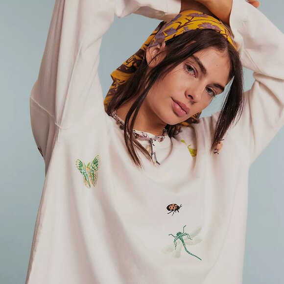 We The Free Never Leaf Me Tee 🐝 - Picture 3 of 5